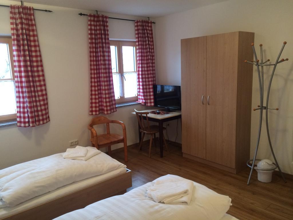 Hotel Stangl-Hof Forstinning Esterno foto